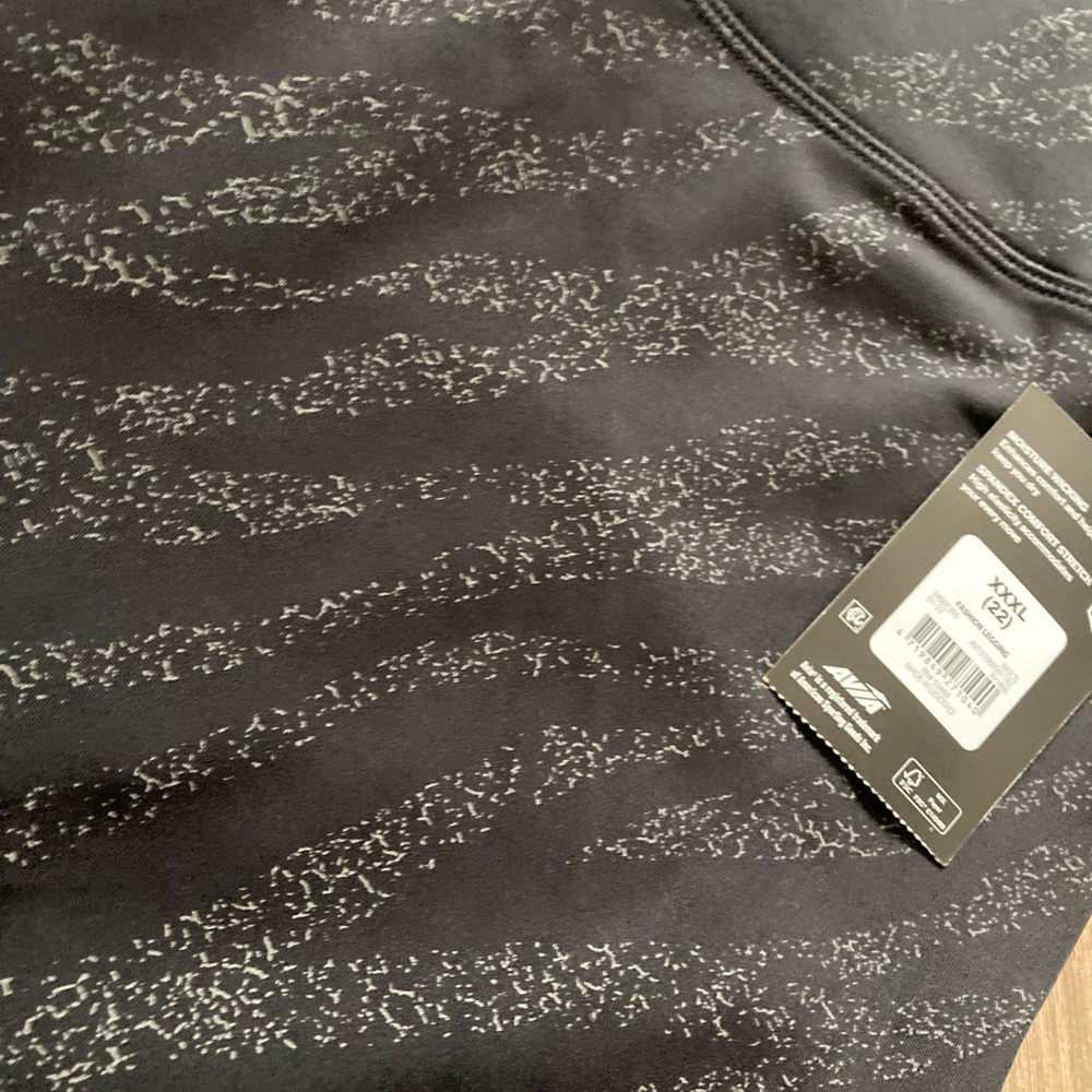 Moisture wicking cropped leggings - Picture 2 of 5